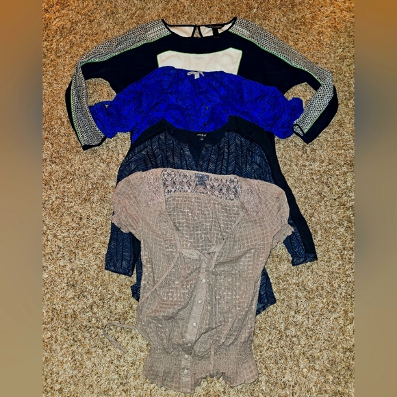 Lot of 11 Women's Tops Size: XS/S - Picture 4 of 4